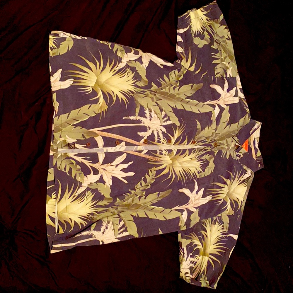 Tommy bahama Hawaiian shirt. Never worn.